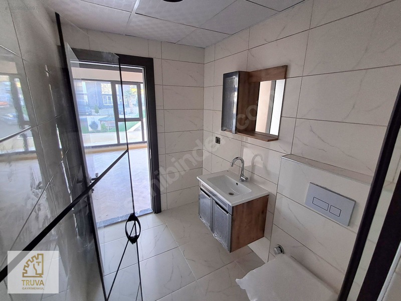 Truva//eminevime Uygun Kiracılı İskanlı Kombili Satılık 1+1 — fotoğraf 12