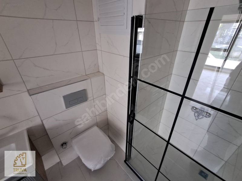 Truva//eminevime Uygun Kiracılı İskanlı Kombili Satılık 1+1 — fotoğraf 13