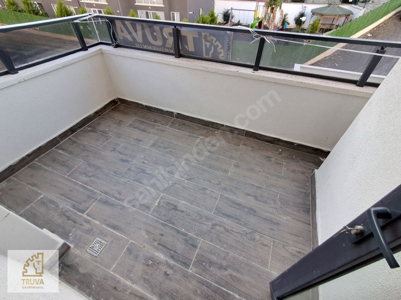 Truva//eminevime Uygun Kiracılı İskanlı Kombili Satılık 1+1 — fotoğraf 18