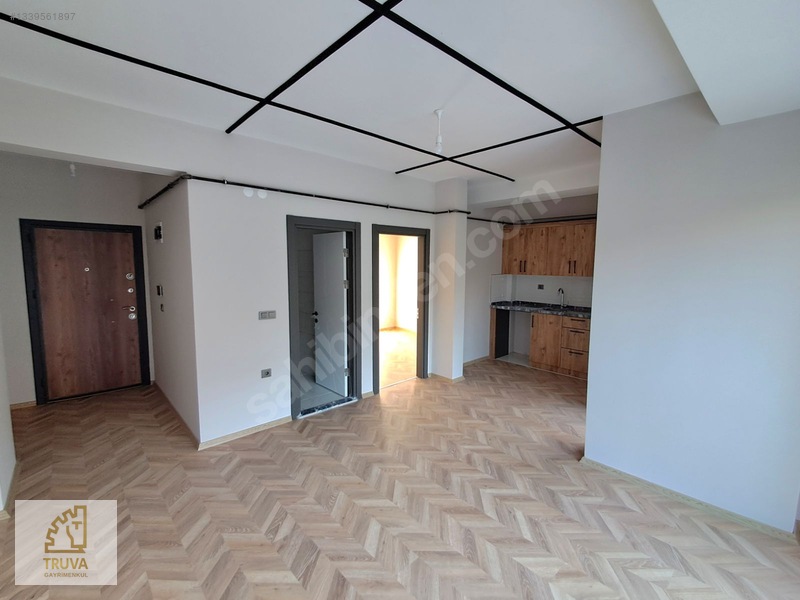 Truva//eminevime Uygun Kiracılı İskanlı Kombili Satılık 1+1 — fotoğraf 23