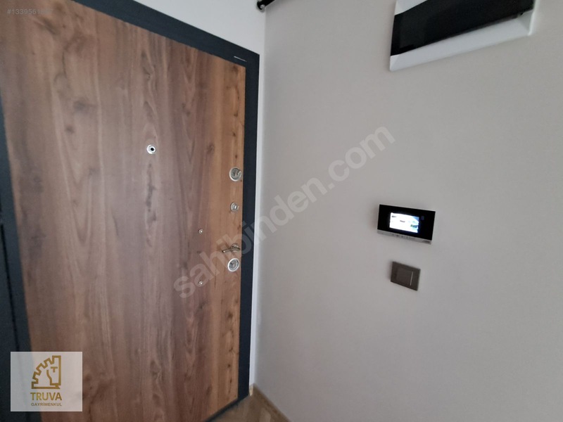 Truva//eminevime Uygun Kiracılı İskanlı Kombili Satılık 1+1 — fotoğraf 25