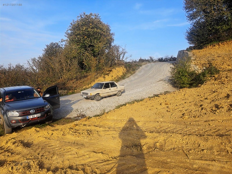 Eski Emlaktan Düzce Akçakoca Uğurlu Köyünde 1000 M2 Tektapu Arsa