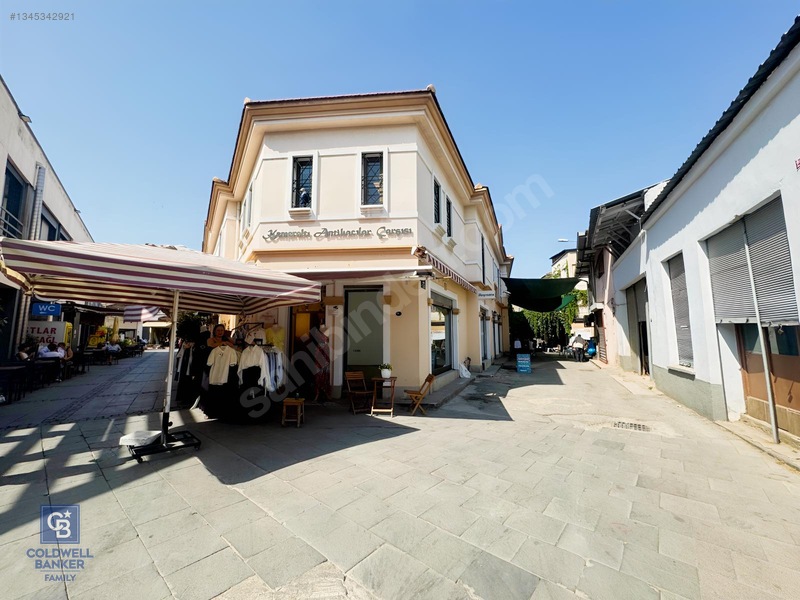 İzmir, Kemeraltı, Antikacılar Çarşısı 40 M2 Kiralık Dükkan