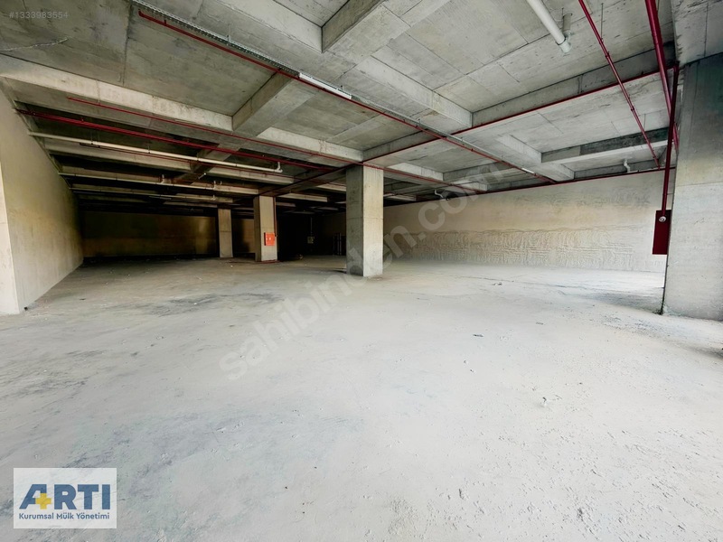 Ana Arter Üzerinde 1.550 M2 - H:6 Metre - Sıfır Projede Kiralık — fotoğraf 16