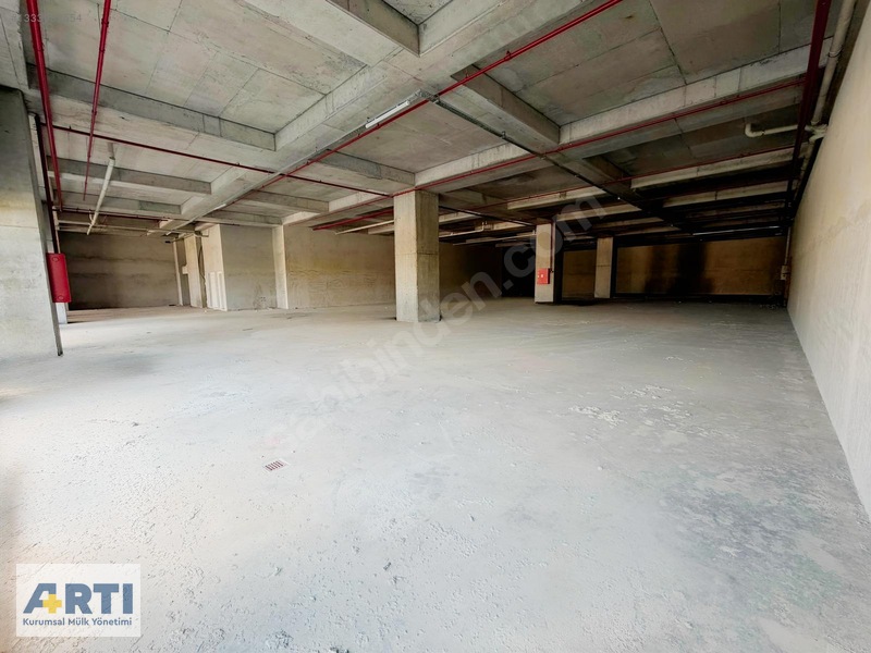 Ana Arter Üzerinde 1.550 M2 - H:6 Metre - Sıfır Projede Kiralık — fotoğraf 17