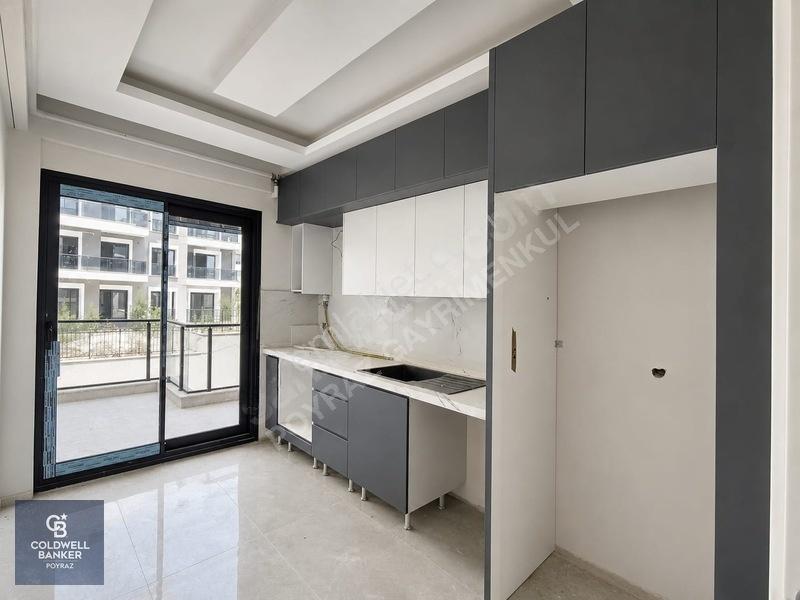 Menderes Coldwell Banker Poyrazdan Havuzlu Site İçinde 2+1 Daire
