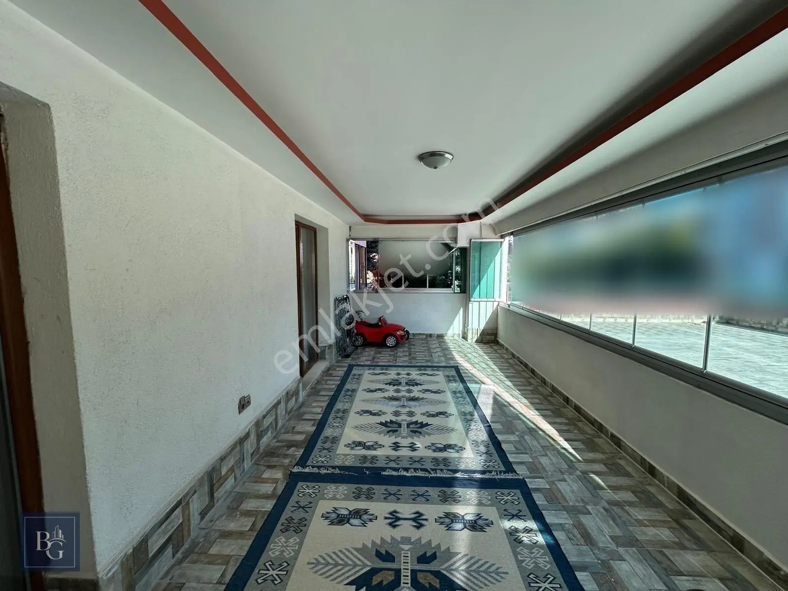 Cadde Üzeri Sitede Asansörlü Çift Banyolu Ultra Yapılı 160m² 3+1 — fotoğraf 2