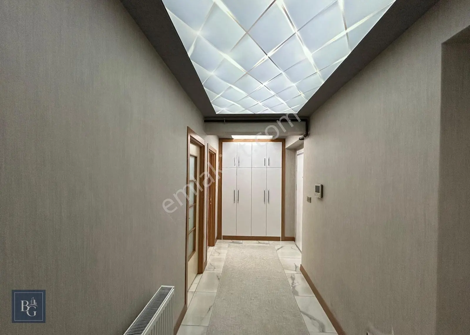 Cadde Üzeri Sitede Asansörlü Çift Banyolu Ultra Yapılı 160m² 3+1 — fotoğraf 5