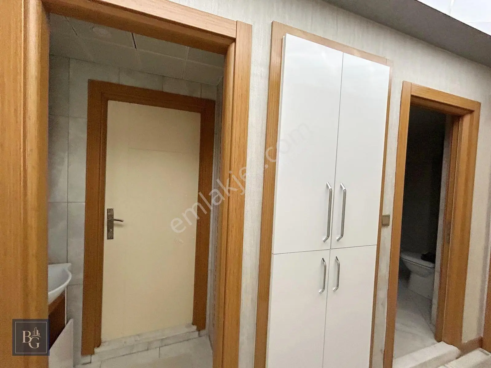 Cadde Üzeri Sitede Asansörlü Çift Banyolu Ultra Yapılı 160m² 3+1 — fotoğraf 19