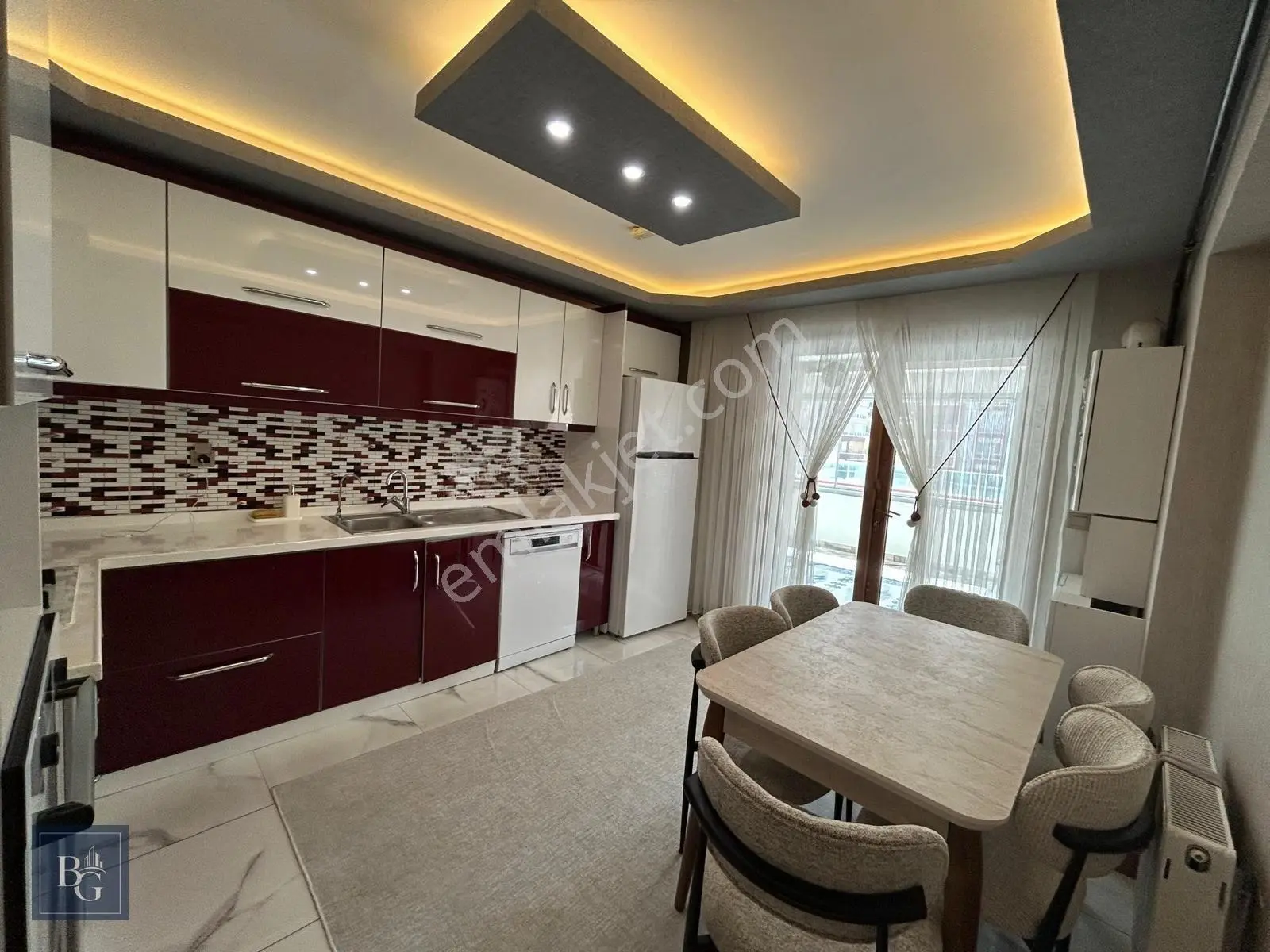 Cadde Üzeri Sitede Asansörlü Çift Banyolu Ultra Yapılı 160m² 3+1 — fotoğraf 22