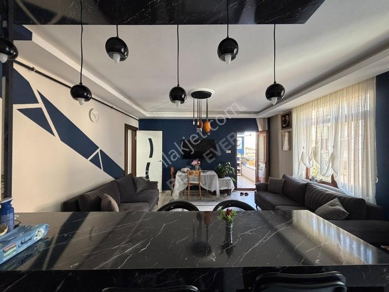 Güzelyalı Altınkum'da Deniz Manzaralı 1+1 Özel Tasarım Daire — fotoğraf 2