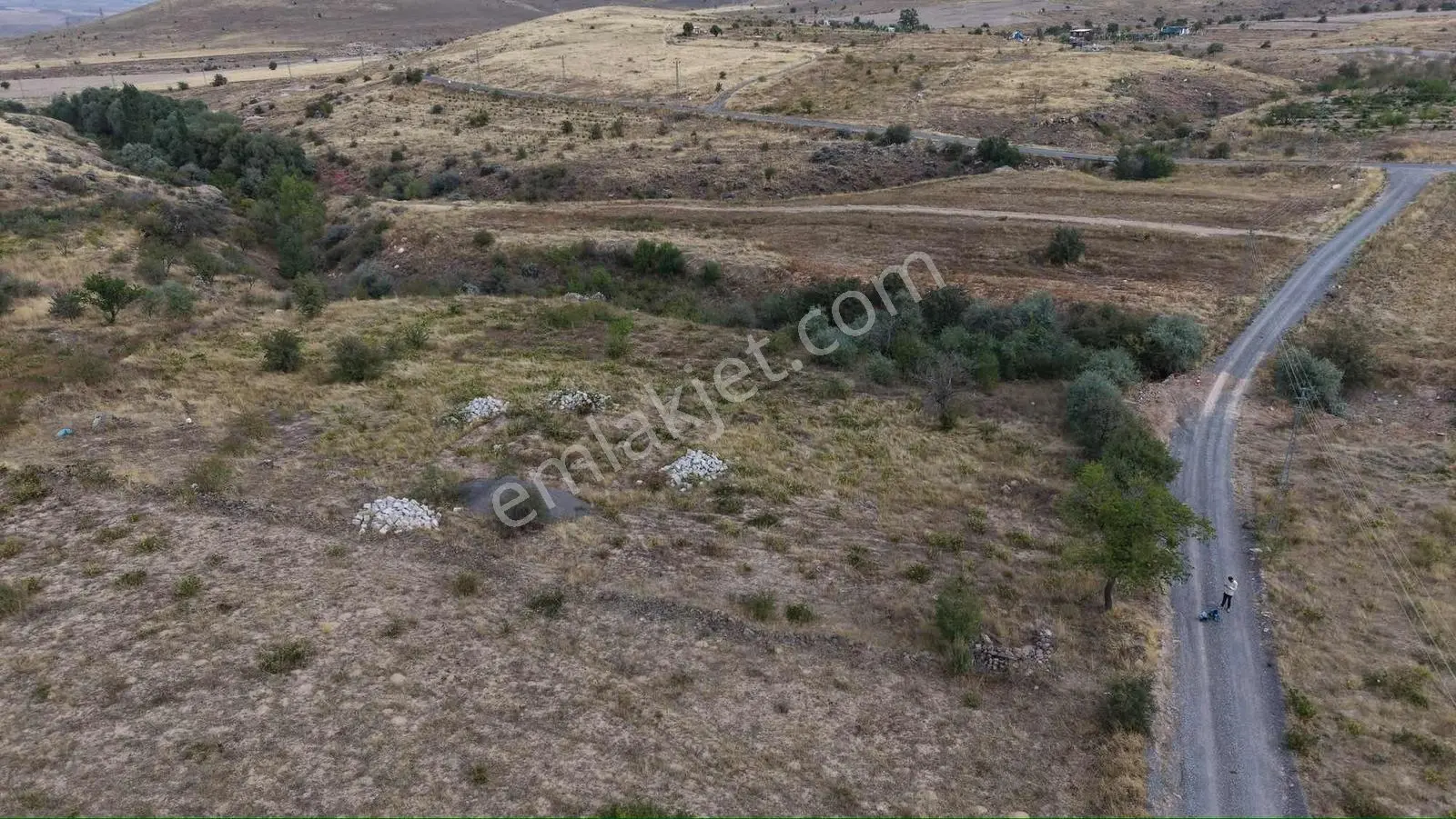 Ağırnas'da Asvalt Yol Kenarı 3.760 M2 Bağ — fotoğraf 3
