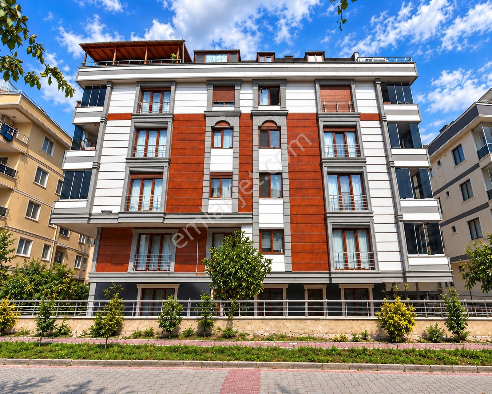 Emin Evime Uygun Beylikdüzü'Nde Bahçe Kullanımlı 2+1 -Nuev