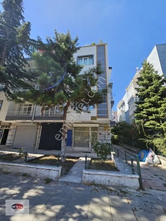 Esat Caddesi Yakını Bülbülderesi Caddesi 3+1 Satılık Daire