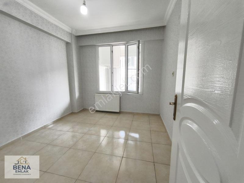 Bena Emlak 2+1 İskanlı Arka Cephe Palmiye Sitesinin Arkasında. — fotoğraf 9