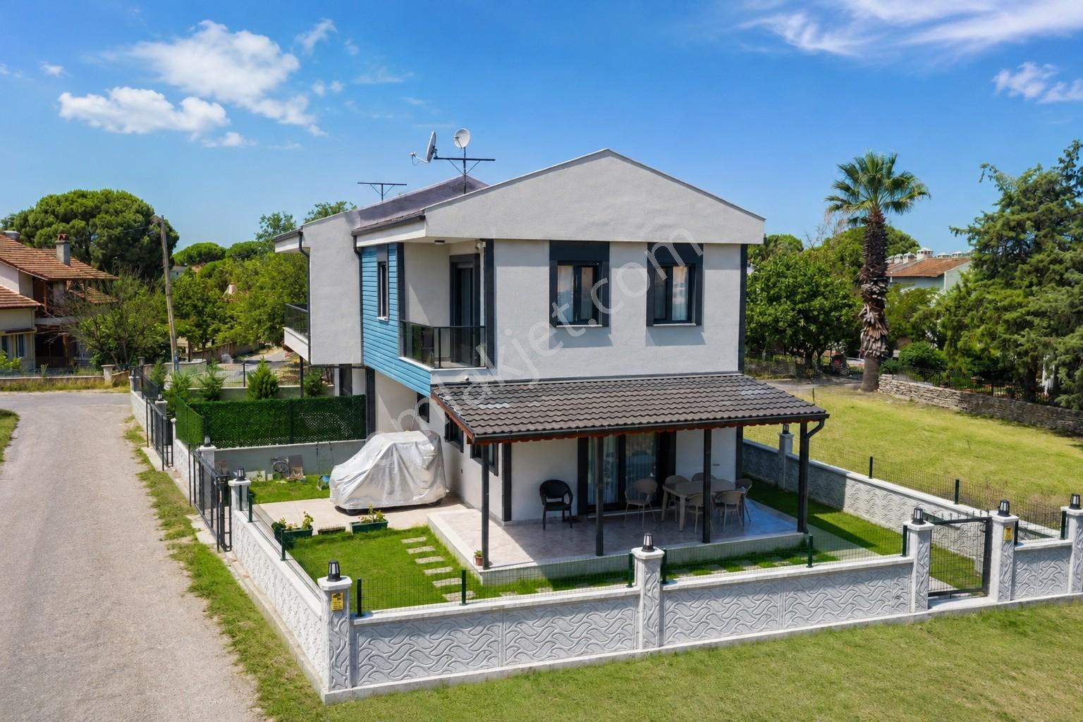 Umas Solutıon'Dan Müstakil Bahçe Kullanımına Sahip - 3+1 Villa
