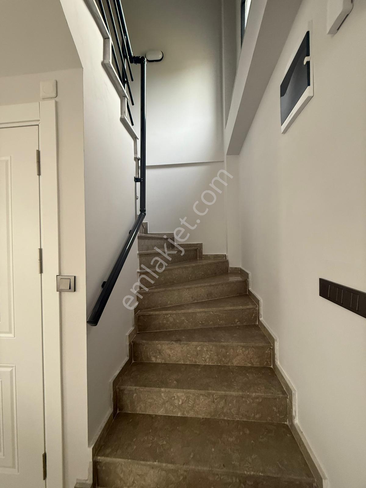 Umas Solutıon'dan Müstakil Bahçe Kullanımına Sahip - 3+1 Villa — fotoğraf 14