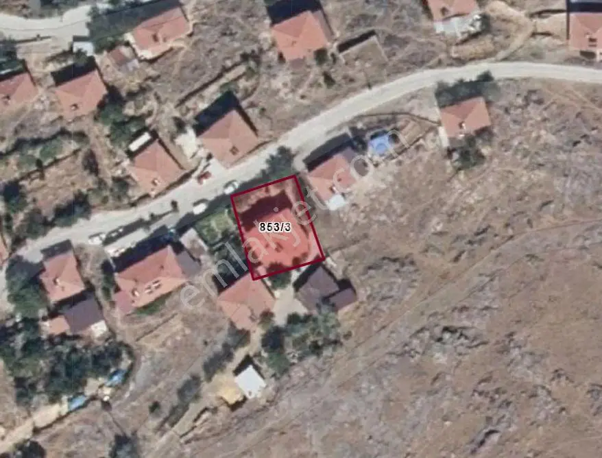 Divriği Ulu Camii Yakını Çarşı Manzaralı Bahçeli Müstakil Ev