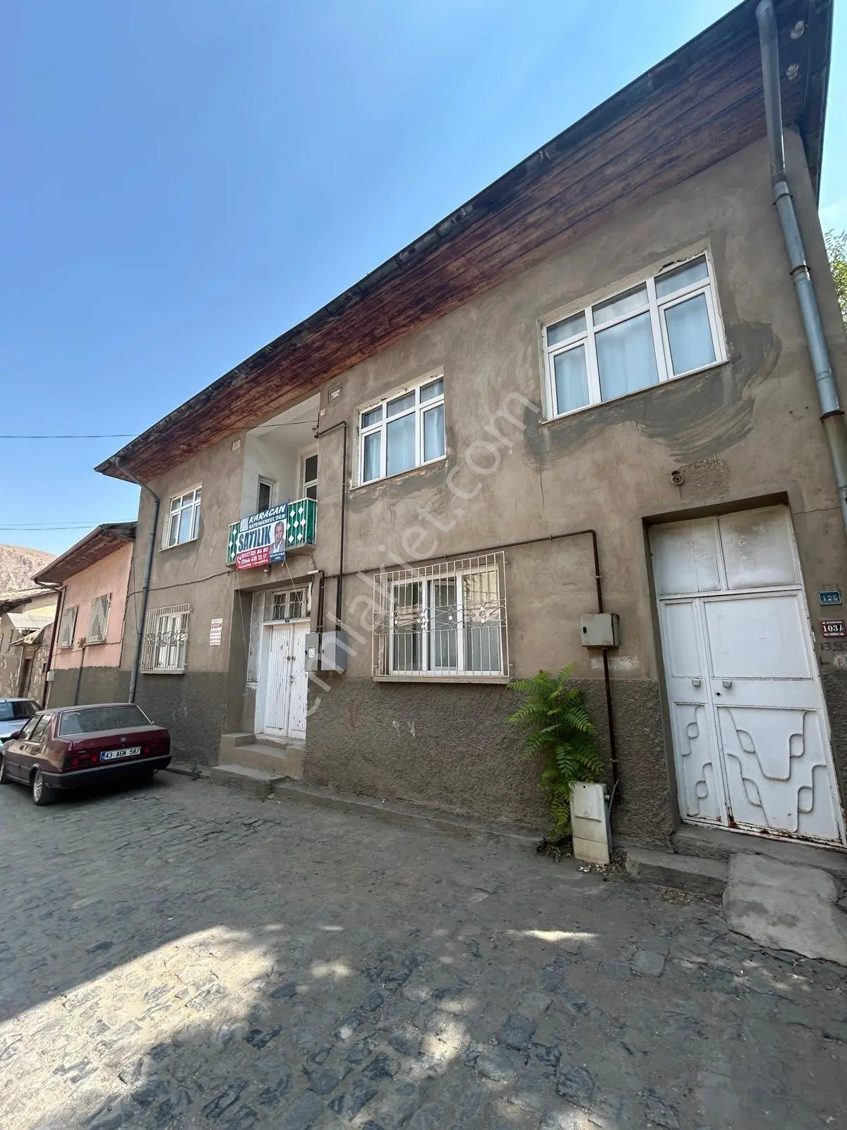 Abuçimen’De Çarşıya Yürüme Mesafesinde Satılık 2 Katlı Müstakil Ev