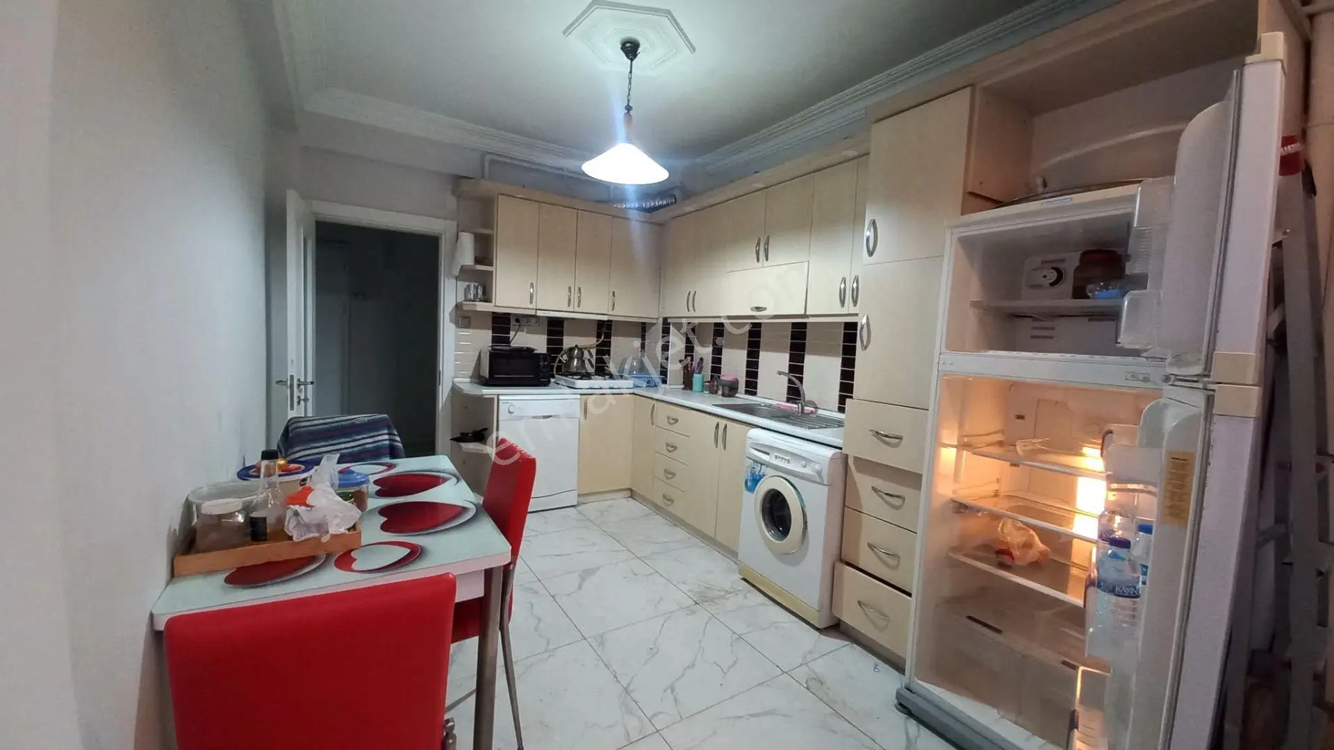 Evim-Nur'Dan Çiftlik Mh 2+1 1.Kat Merkezi Konumda Satılık Daire