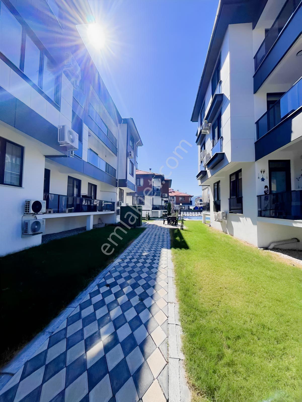Ortaca Da Havuzlu Site İçerisinde Satılık 1+1 Daire — fotoğraf 3
