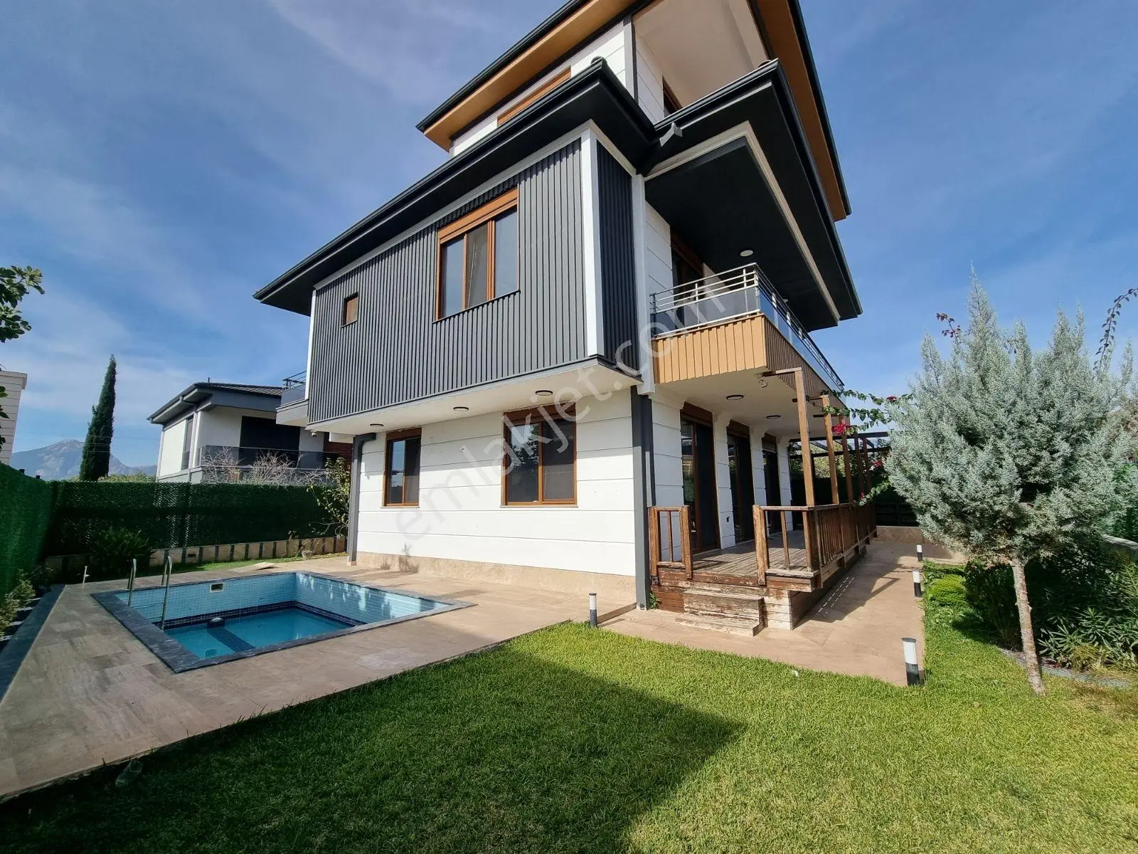 Yeşilbayır Orfe Çiftliği Yakını Satılık 8+1 Lüks Villa — fotoğraf 4