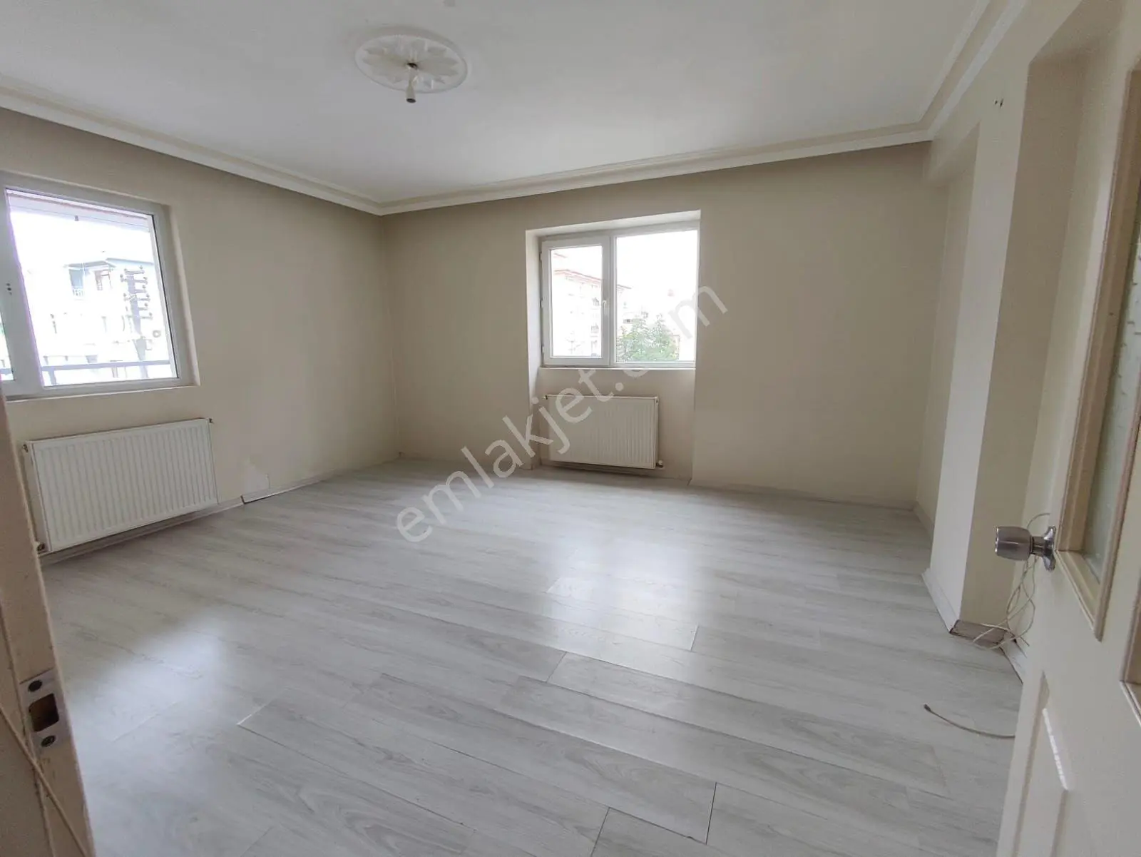 Yılmaz Gayrimenkulden 3+1 Köşebaşı 1. Kat Ön Cephe Satılık Daire — fotoğraf 2