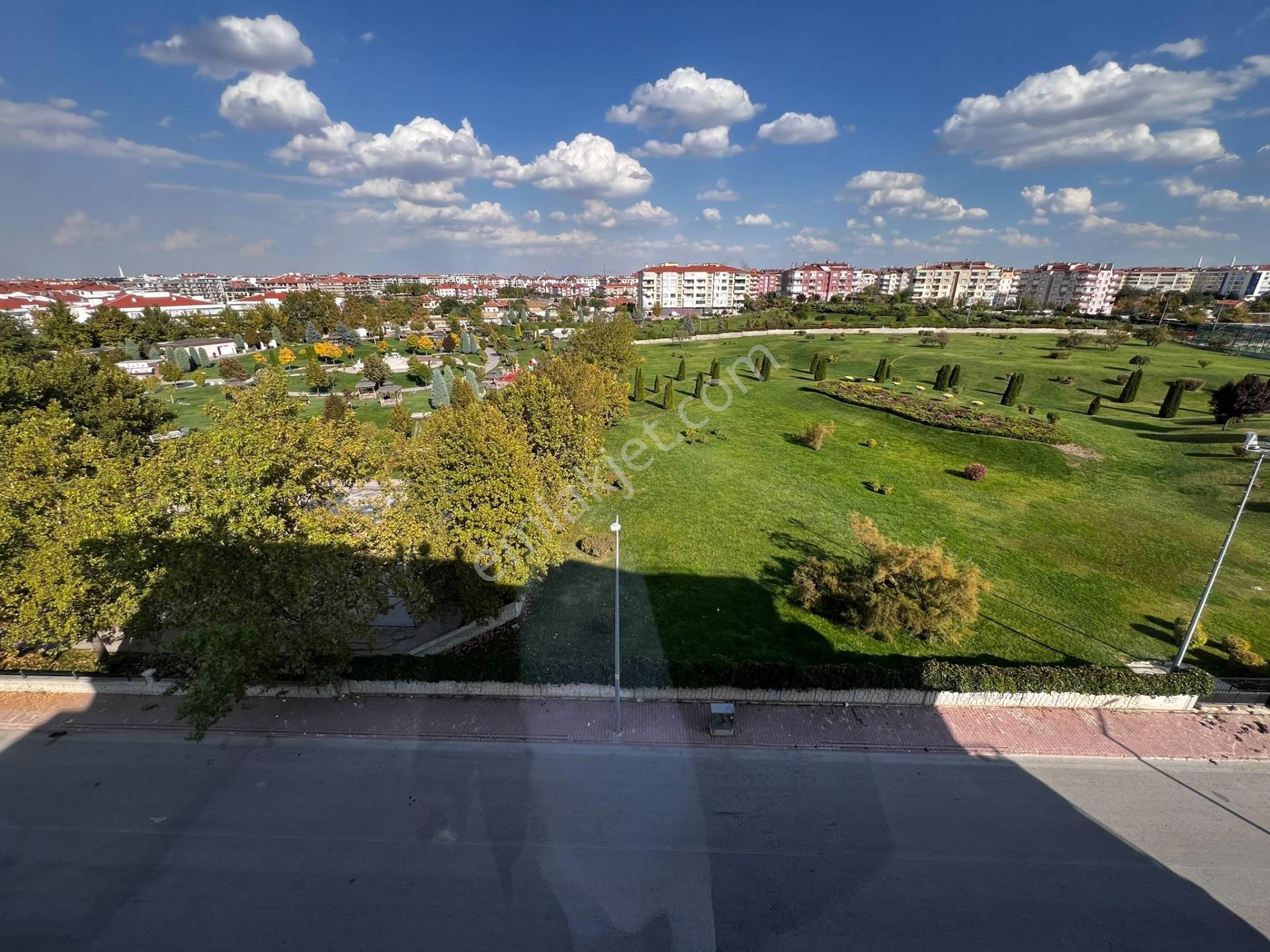 Fetih Cd Muhsinyazıcıoğlu Park Cepheli — fotoğraf 21