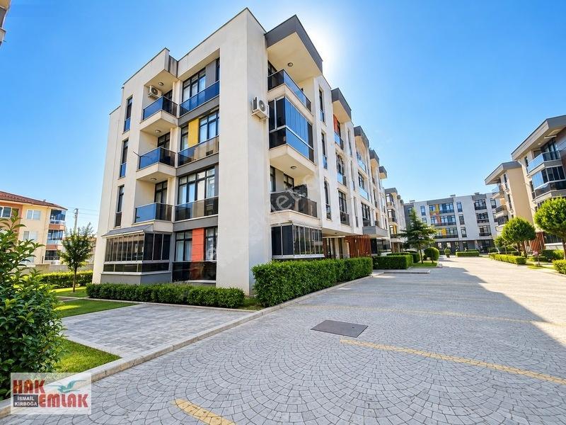 Hak Emlak'tan Aziziye'de Site İçi Hazır Kiracılı 2+1 Daire — fotoğraf 3