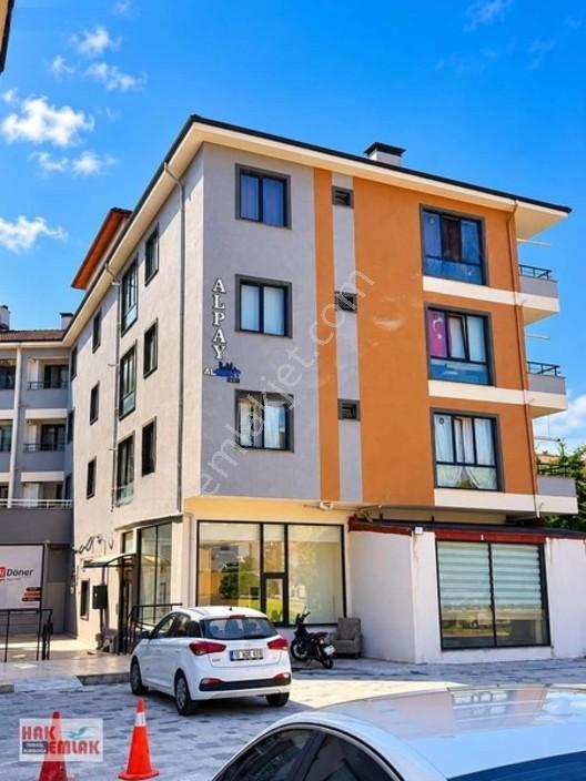 Hak Emlak'tan Kafeler Caddesınde Satılık 1 + 1 Daıre — fotoğraf 2