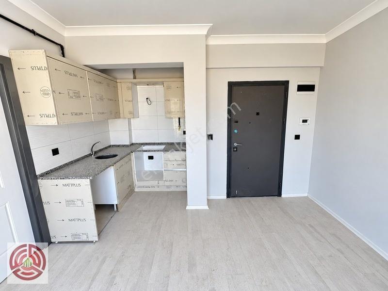 Emir Grup'tan Muradiye'de 1+1 Full Lüx Site İçinde Arakat Daire — fotoğraf 2
