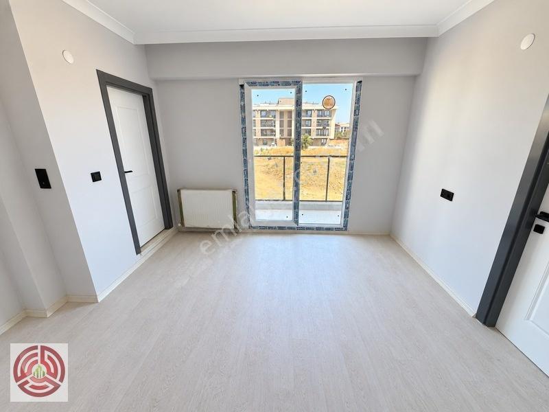 Emir Grup'tan Muradiye'de 1+1 Full Lüx Site İçinde Arakat Daire — fotoğraf 7