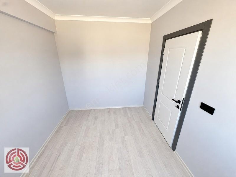 Emir Grup'tan Muradiye'de 1+1 Full Lüx Site İçinde Arakat Daire — fotoğraf 11