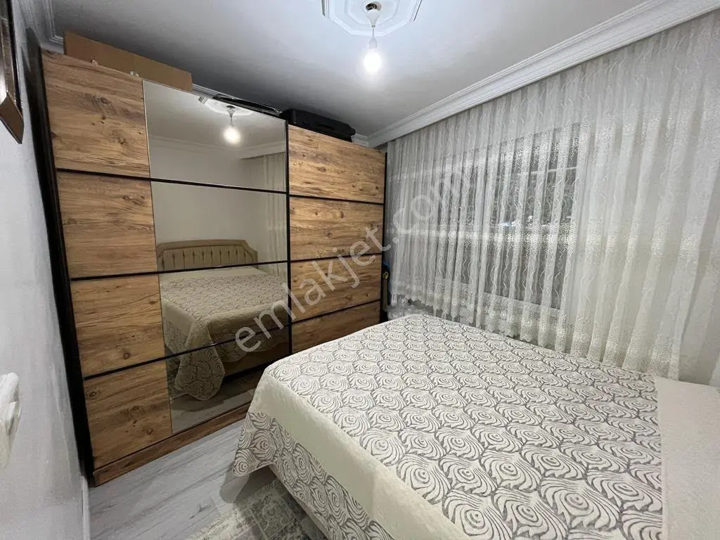 Gaziosmanpaşa Karlıtepe Mahallesinde 15 Yıllık Binada/2+1/85m2/bahçe Katı Satılık Daire — fotoğraf 9