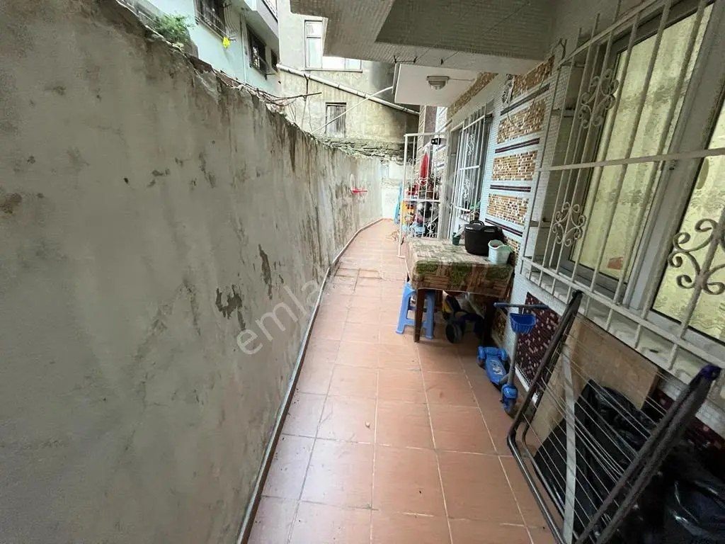Gaziosmanpaşa Karlıtepe Mahallesinde 15 Yıllık Binada/2+1/85m2/bahçe Katı Satılık Daire — fotoğraf 15