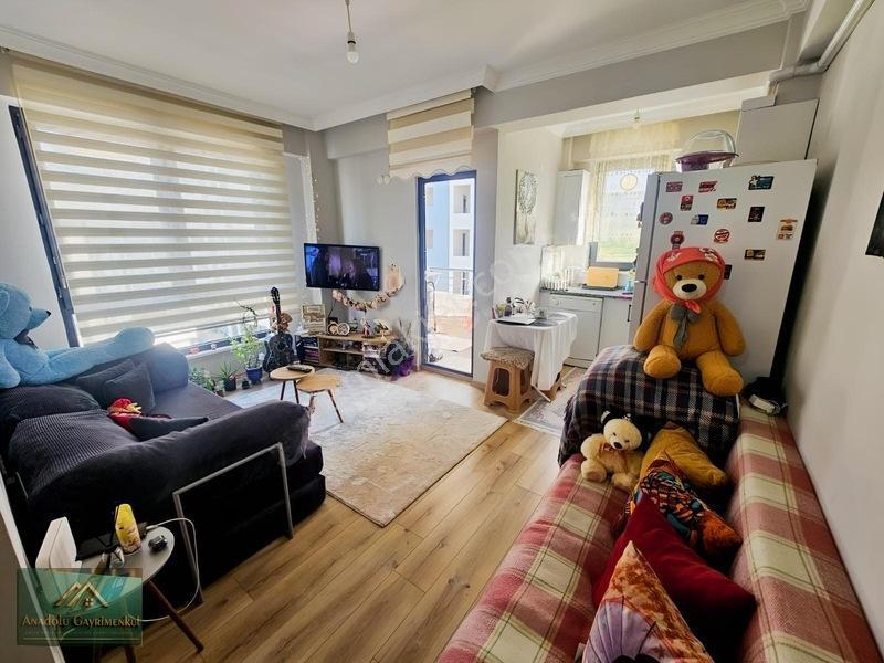 Anadoludan Cumhuriyet Mahallesi'nde Satılık 1+1 — fotoğraf 7