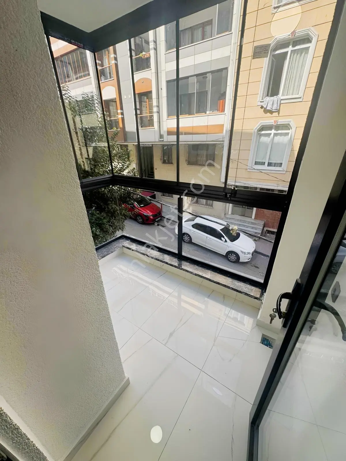 İlksen Gayrimenkul'den Satılık 2+1 Sıfır Yerden Isıtmalı Daıre — fotoğraf 4