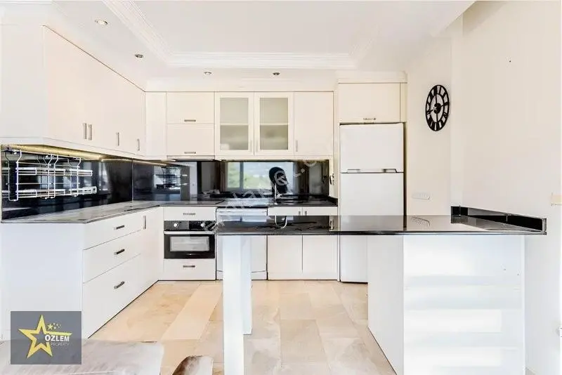 Oba'da 2+1 ---210 M²--- Eşyalı Dubleks Denize 3 Km — fotoğraf 8