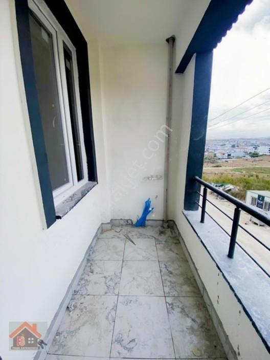 Yalova Çiftlikköy Satılık 2+1 Arakat Daire — fotoğraf 3