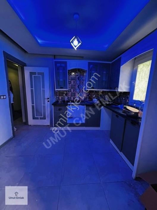 Hasarsız İskanlı Cadde Üstü Teraslı 3+1 Kapalı Mutfak 130 M2 — fotoğraf 6