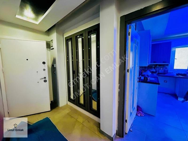 Hasarsız İskanlı Cadde Üstü Teraslı 3+1 Kapalı Mutfak 130 M2 — fotoğraf 14