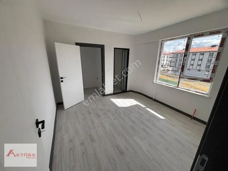 //aktürk Emlak\\ Ana Cadde Üstünde Katta Güney Sıfır 3+1 Daire** — fotoğraf 22
