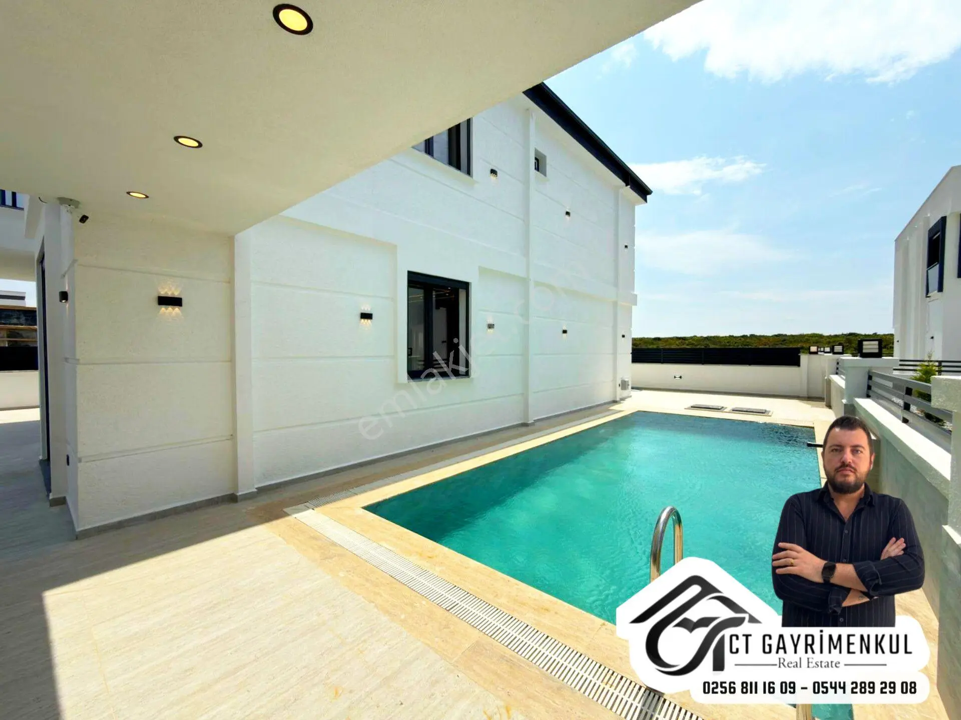 Didim'de Satılık 4+1 Tam Müstakil 300m2 Ayrı Mutfak Bahçeli Havuzlu Villa ! — fotoğraf 2