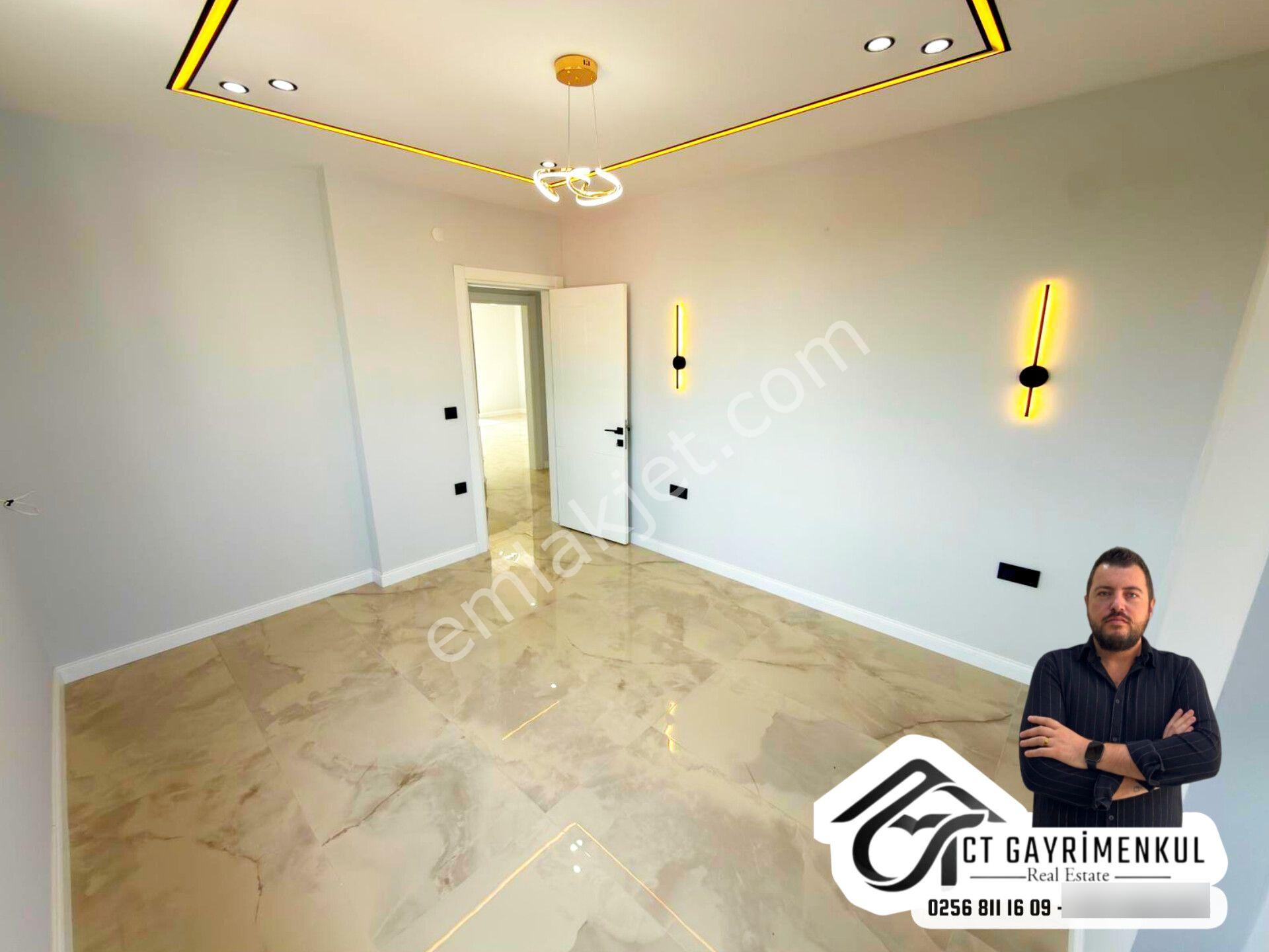 Didim'de Satılık 4+1 Tam Müstakil 300m2 Ayrı Mutfak Bahçeli Havuzlu Villa ! — fotoğraf 11