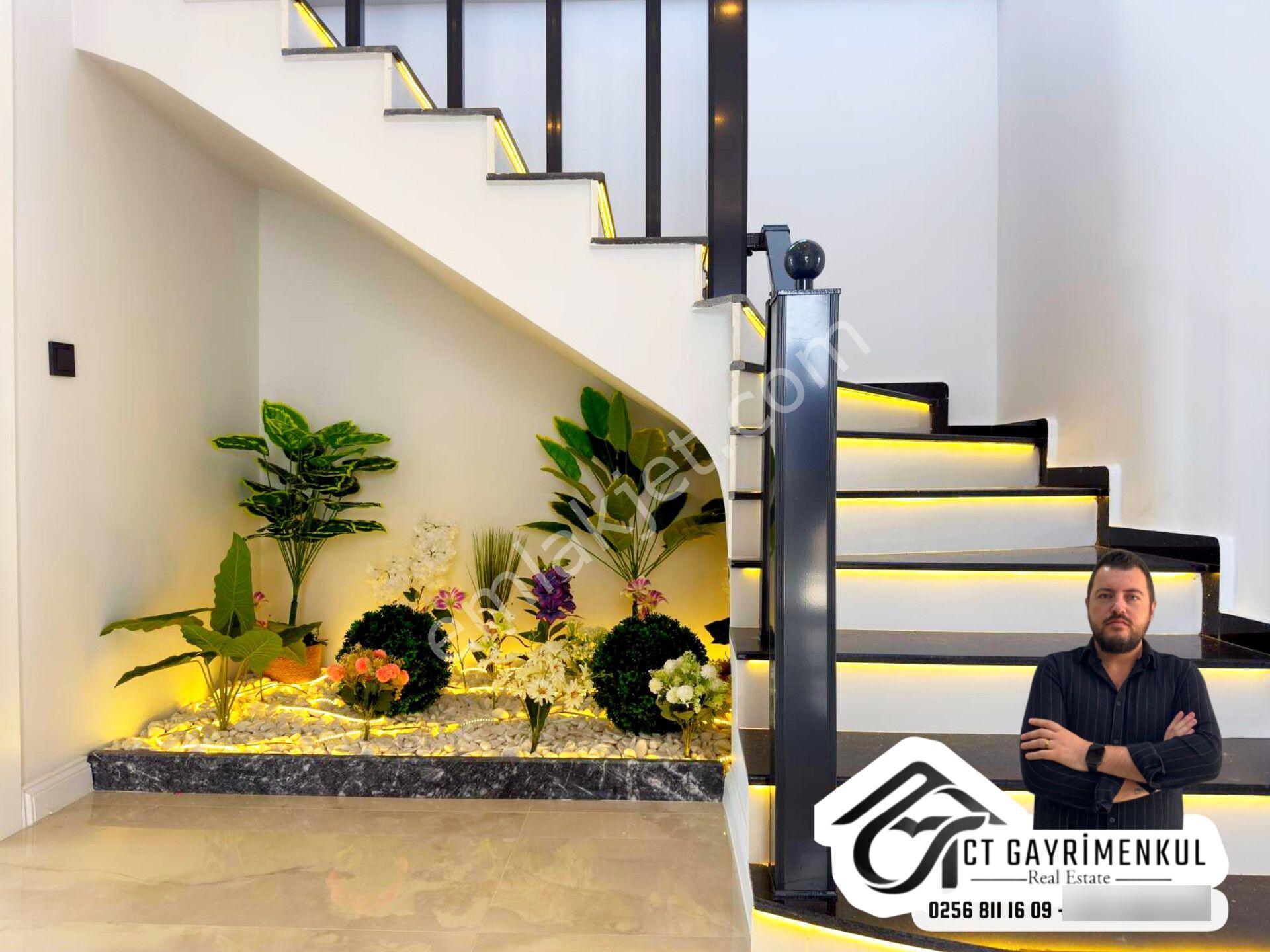 Didim'de Satılık 4+1 Tam Müstakil 300m2 Açık Mutfak Bahçeli Havuzlu Villa ! — fotoğraf 14