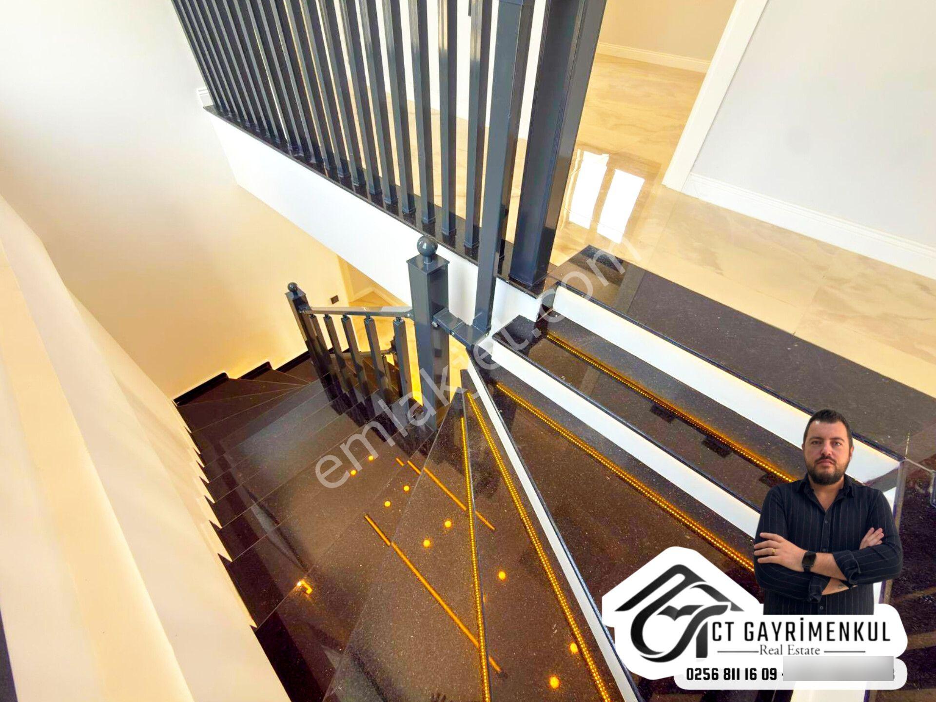 Didim'de Satılık 4+1 Tam Müstakil 300m2 Açık Mutfak Bahçeli Havuzlu Villa ! — fotoğraf 27