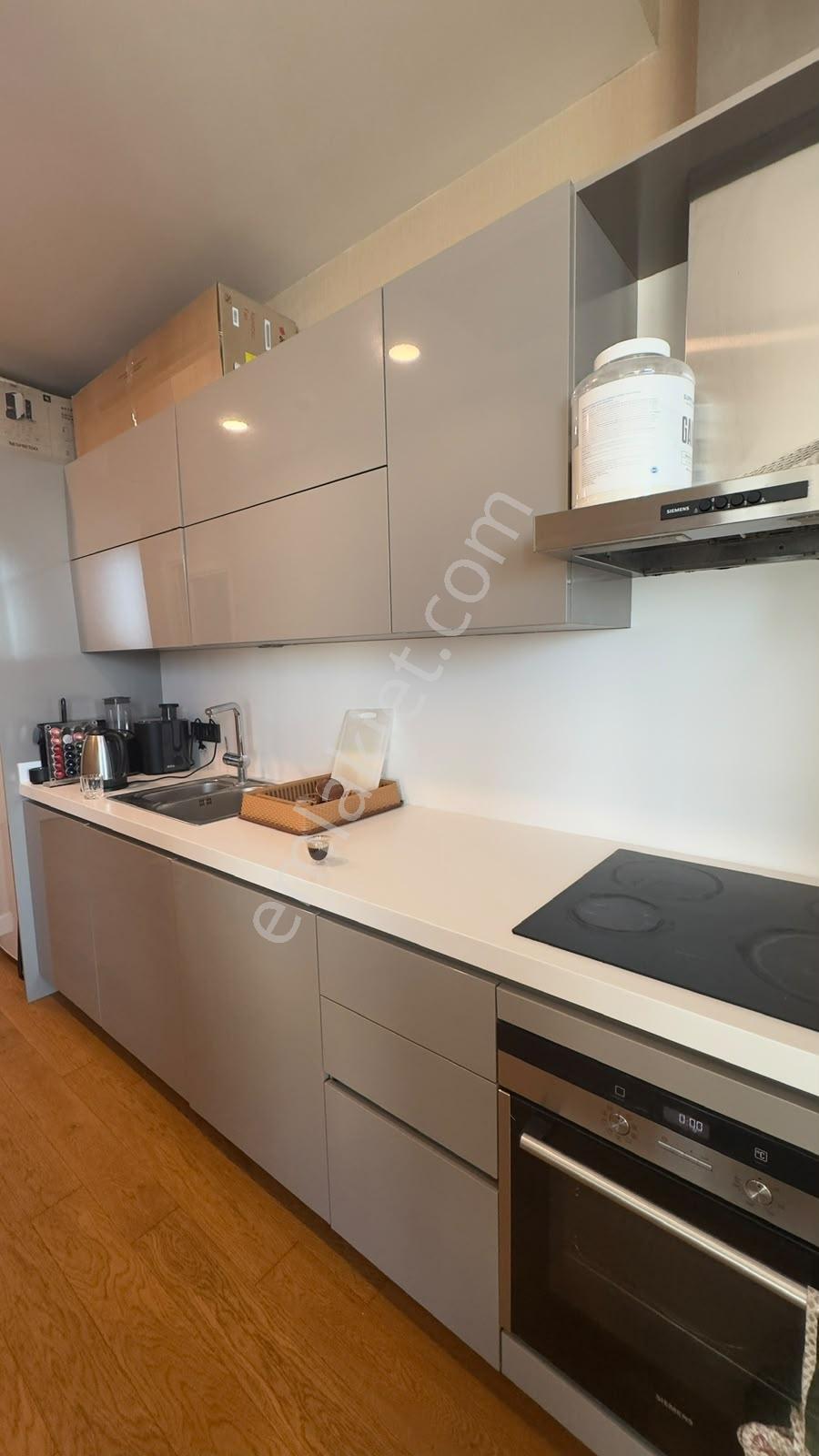 Skyland Rezidans'ta Balkonlu & Manzaralı 1+1 Satılık Daire — fotoğraf 8