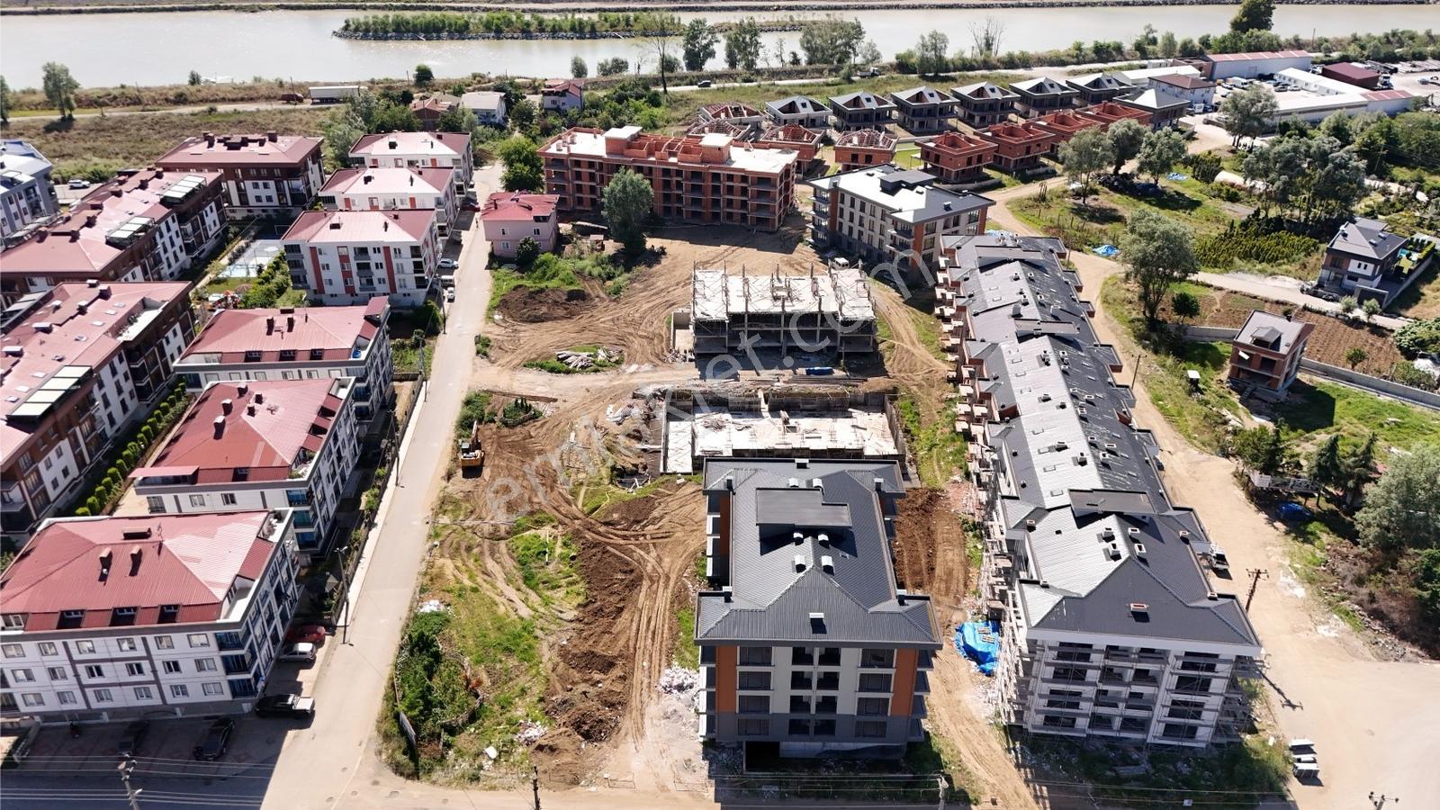 Cumhuriyet'te Denize 250 M. Site İçi 2+1 Satılık Daire — fotoğraf 4