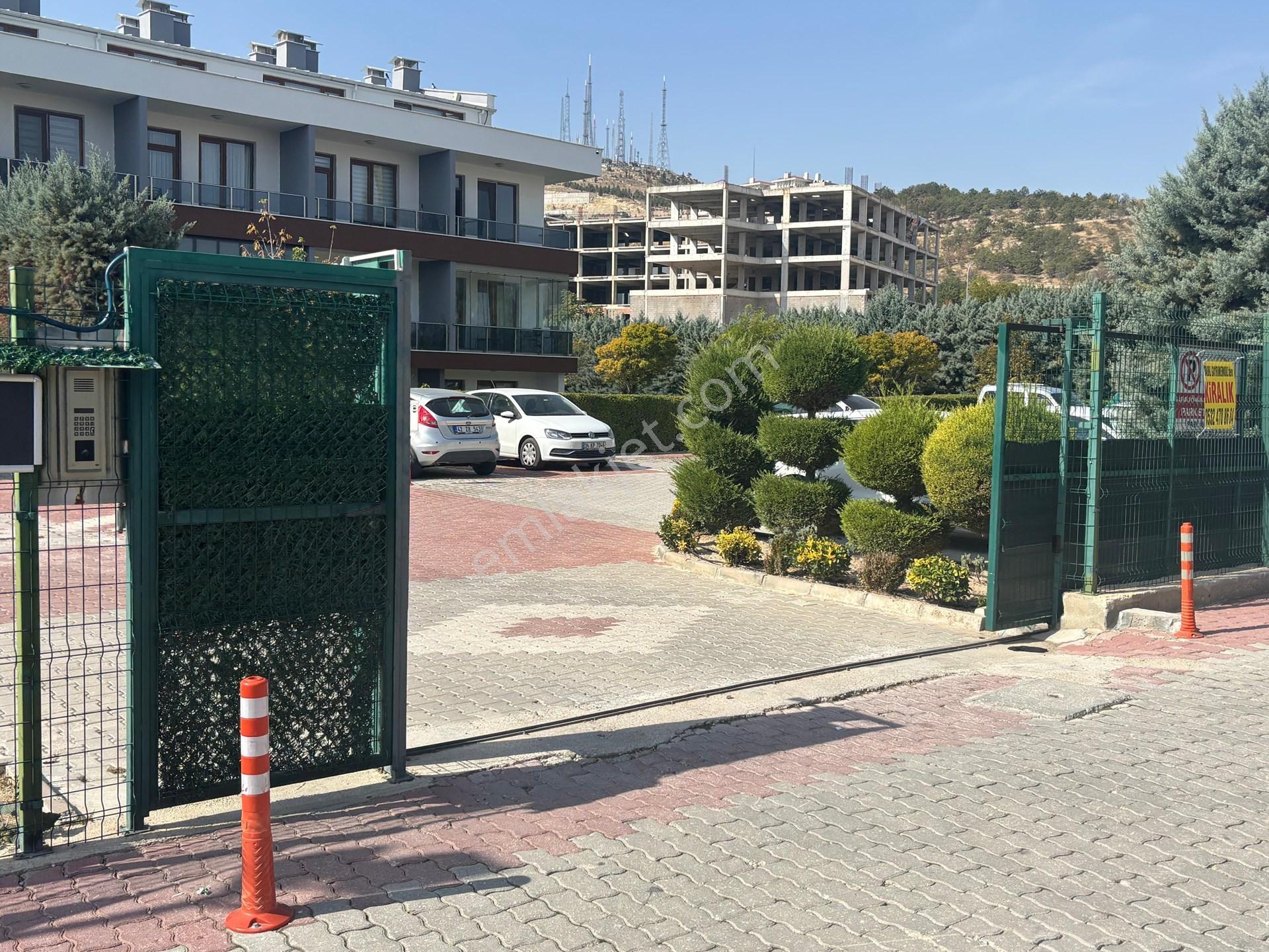 Meram Tıp Yakınında Huzur Kent Sitesinde Arakat1+0 Satılık Daire — fotoğraf 2