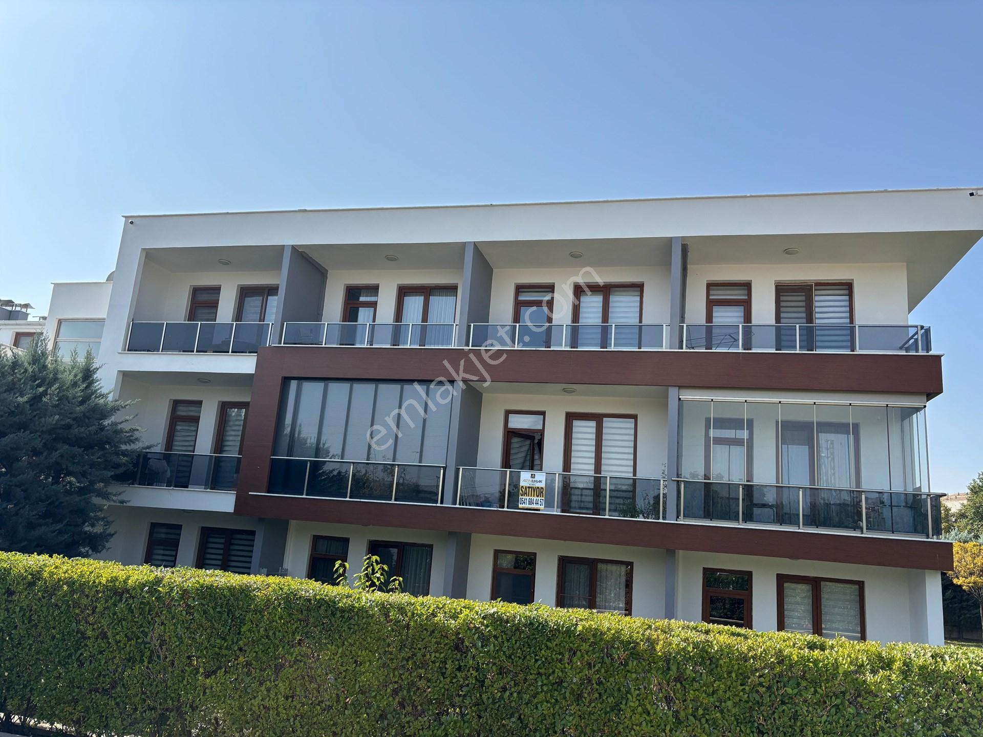 Meram Tıp Yakınında Huzur Kent Sitesinde Arakat1+0 Satılık Daire — fotoğraf 4